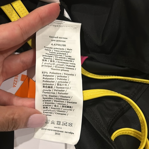 Children's one piece black swimsuit iDO size 16 yrs - Picture 3 of 6